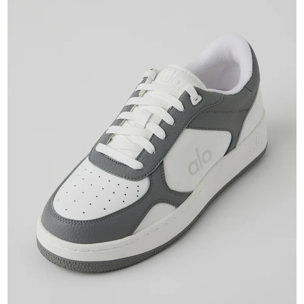 Alo Recovery Mode Shoes in grey/white size 8.5
